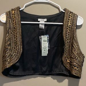 ⭐️NWT⭐️ Caché Cropped Silk Beaded Vest XS/S